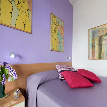 בית הארחה Alta Marea Sorrento 4*