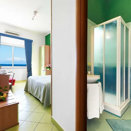 Alta Marea Sorrento בית הארחה 4*