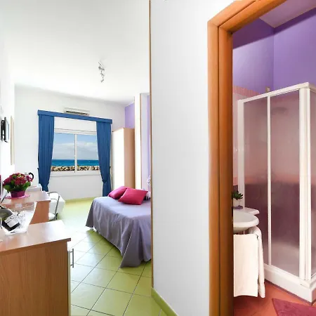 בית הארחה Alta Marea Sorrento 4*